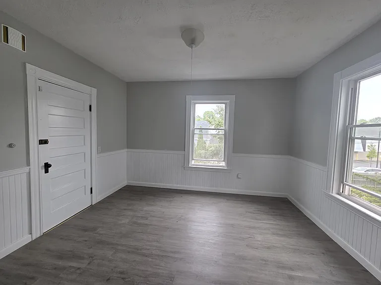 147-149 Essex St #2 — Photo 3