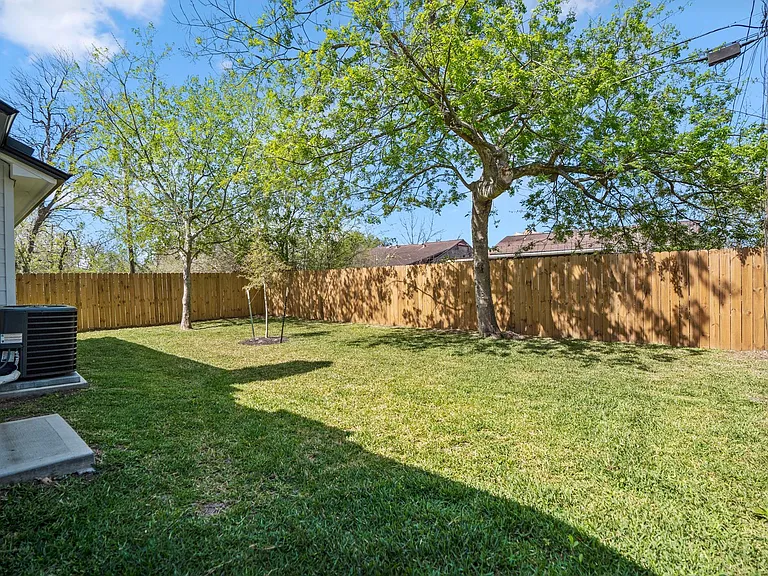 7122 Conley St — Photo 43