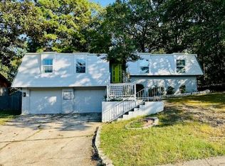 1209 E Twin Lakes Dr, Little Rock, AR 72205