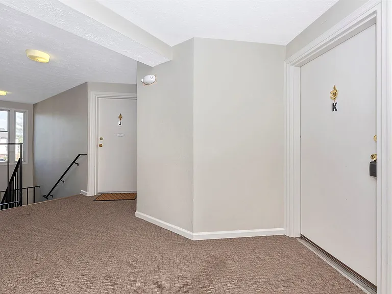 802 Stratford Way #K — Photo 9