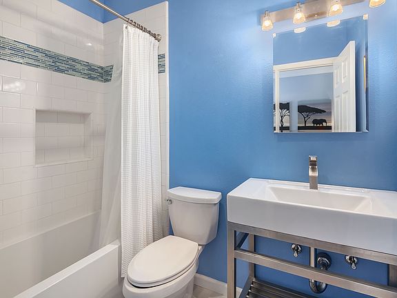 4th image of 2663 Centinela Ave Unit 307