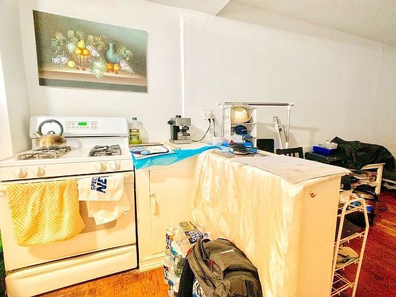 5th image of 298 15th St APT 3