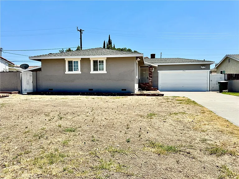 1906 W Kenoak Dr — Photo 2