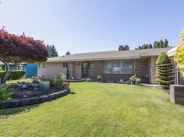 1862 SE Oak Crest Dr, Hillsboro, OR 97123