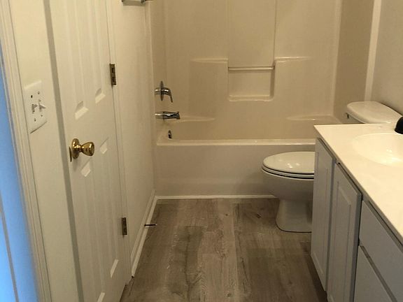 5th image of 7984 Shadow Oak Dr