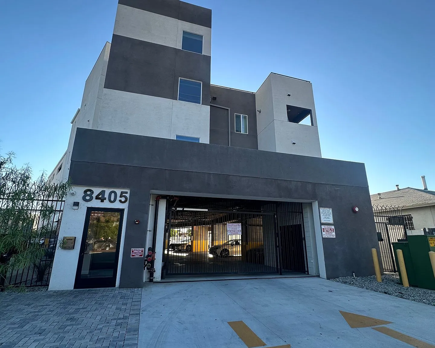 YaYa Glenoaks, LLC — Photo 2