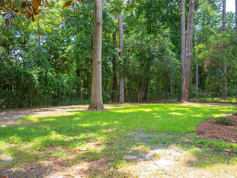 706 E Pinetree Blvd — Photo 20
