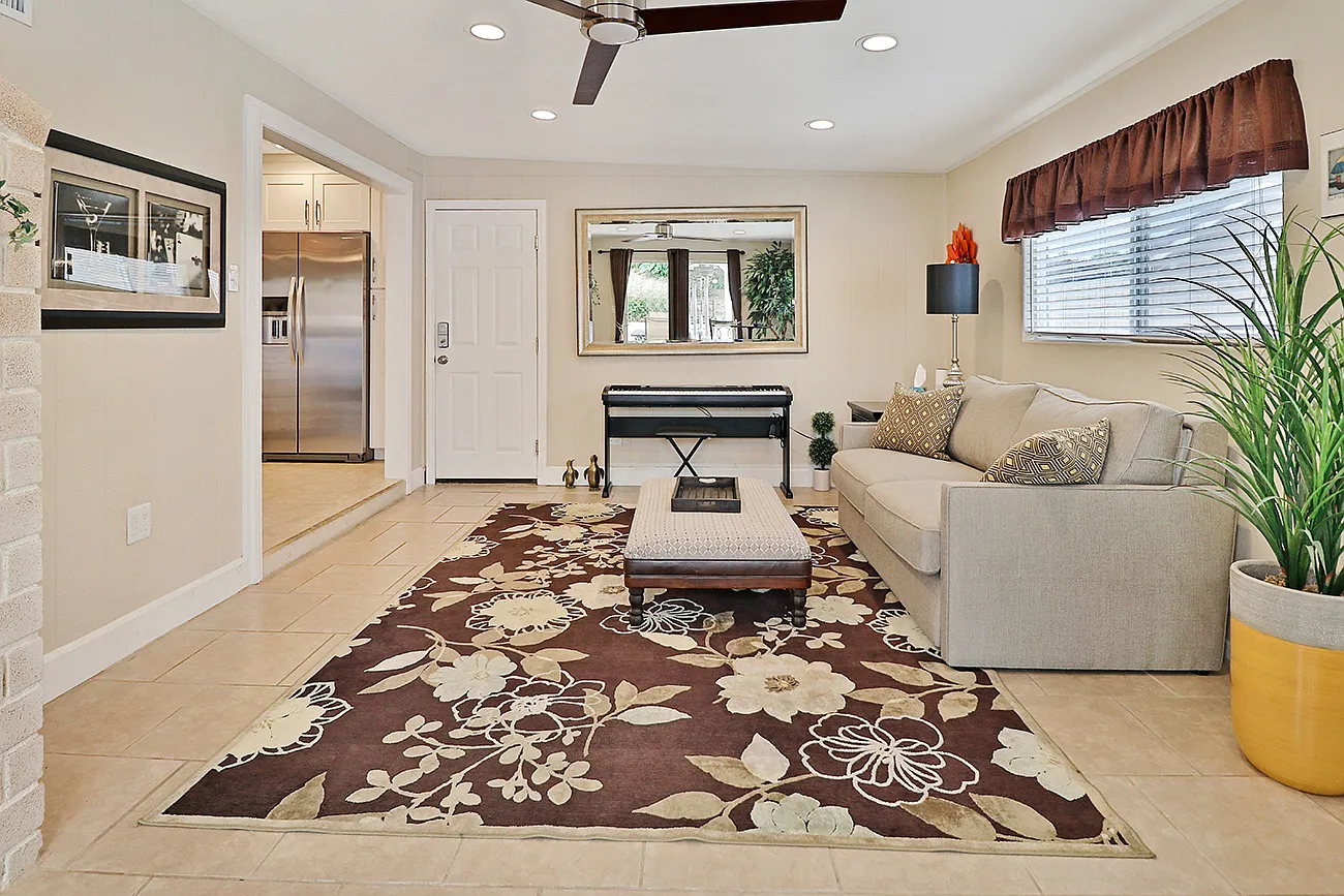 3 bed, 1385 sqft, $9,500 — Photo 3
