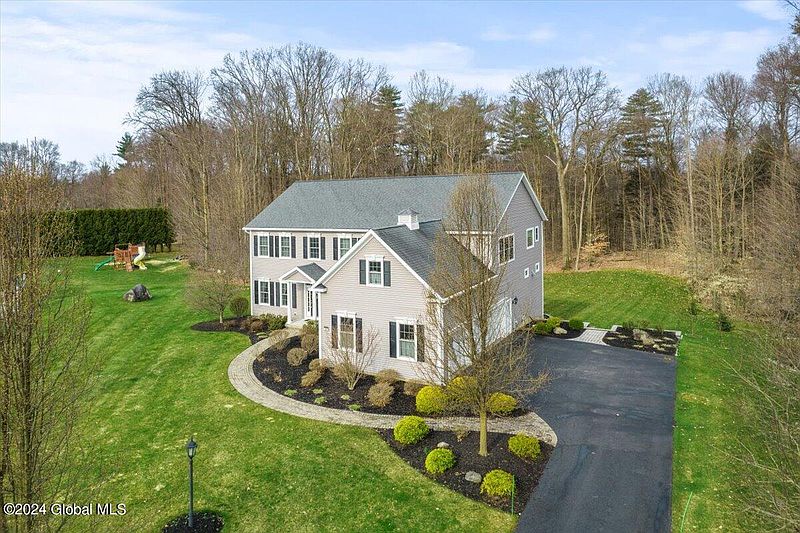 2nd image of 12 Fairleigh Way