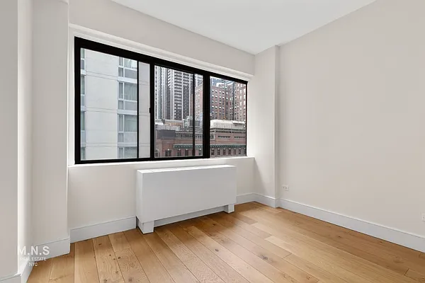 Rented by MNS | media 10