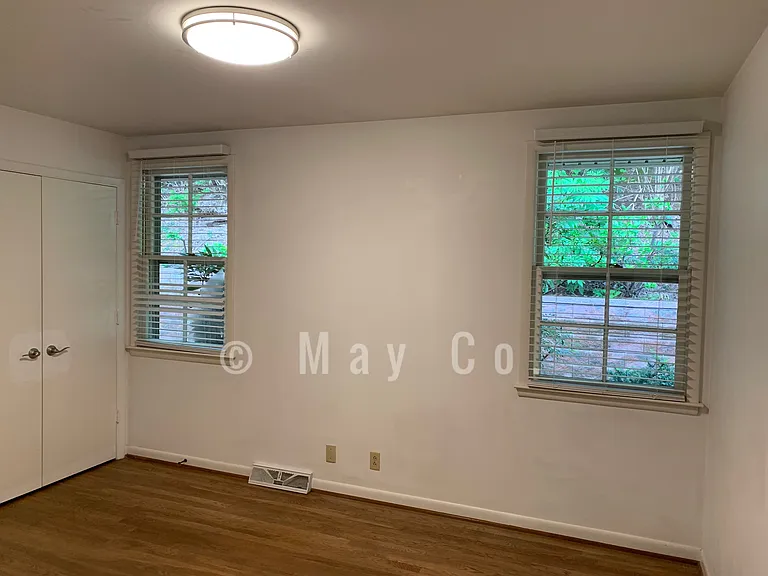 1528 Dresden Cir — Photo 11