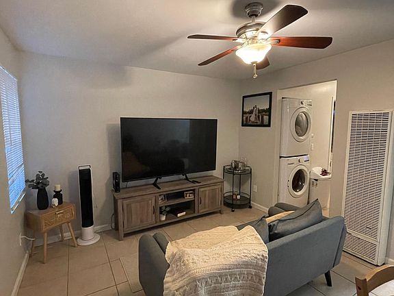 2nd image of 1231 Hoover Ave #1231