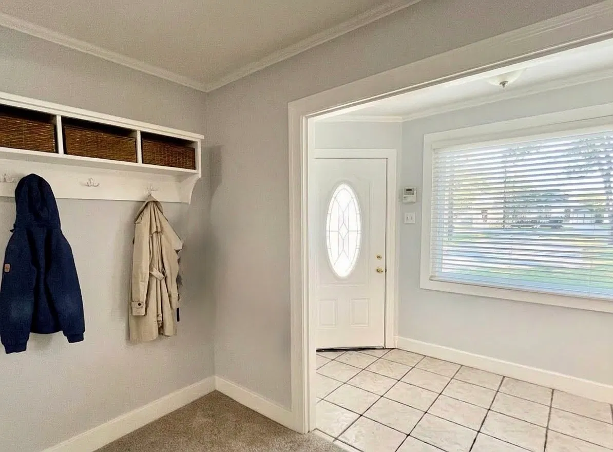 3 bed, 1810 sqft, $2,325 — Photo 3