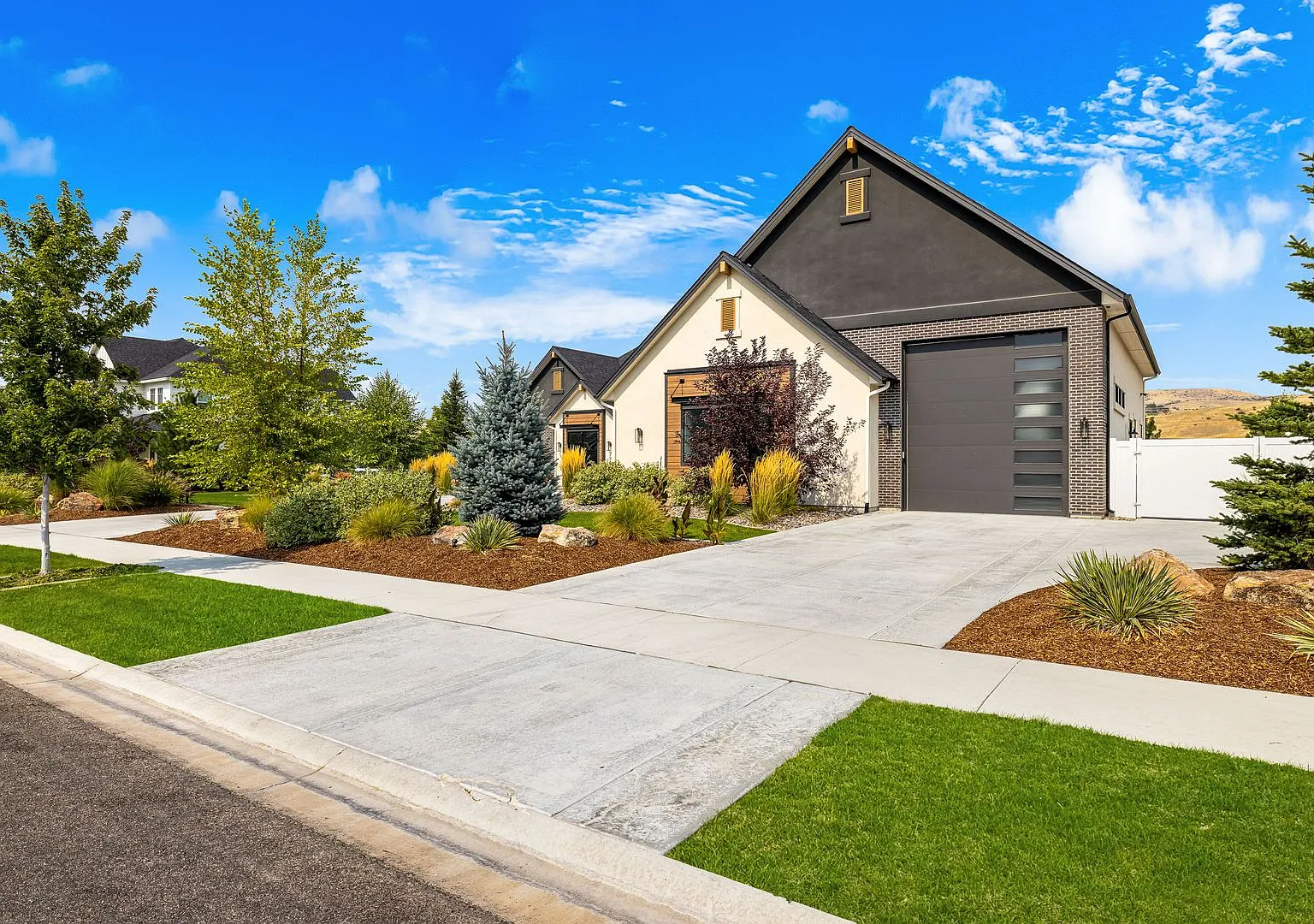 Luxury Single-Level Estate With Panoramic Views In Dry Creek Ranch — Photo 3