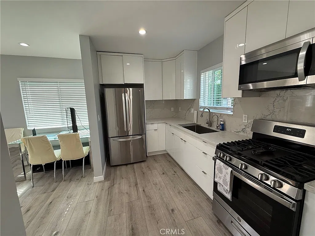 1 bed, 403 sqft, $1,950 — Photo 3
