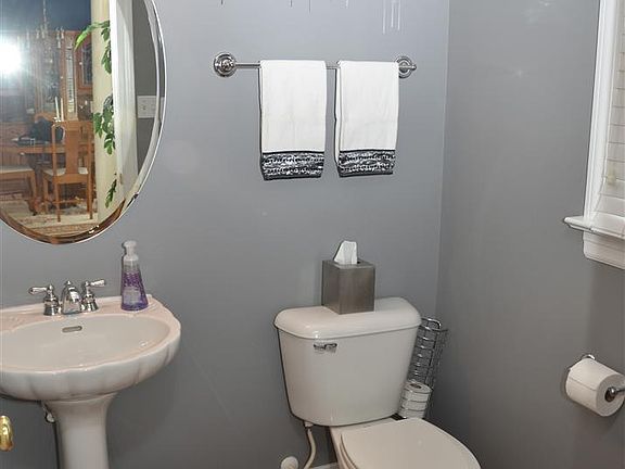 3rd image of 9074 Lunette Ln