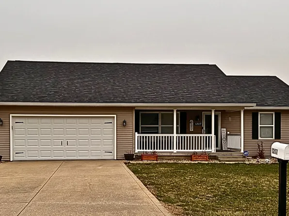 1207 Matthews St, Clinton, IN 47842