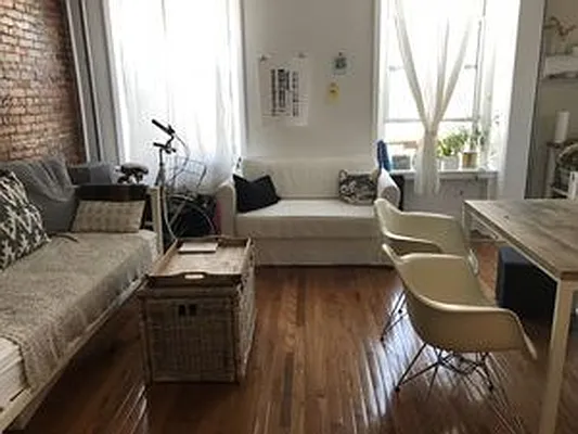 Rented by null | media 1