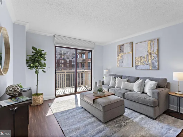 1201 N Garfield St APT 601, Arlington, VA 22201