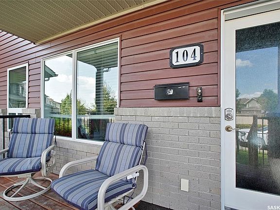 2nd image of 104 Shepherd CRESCENT