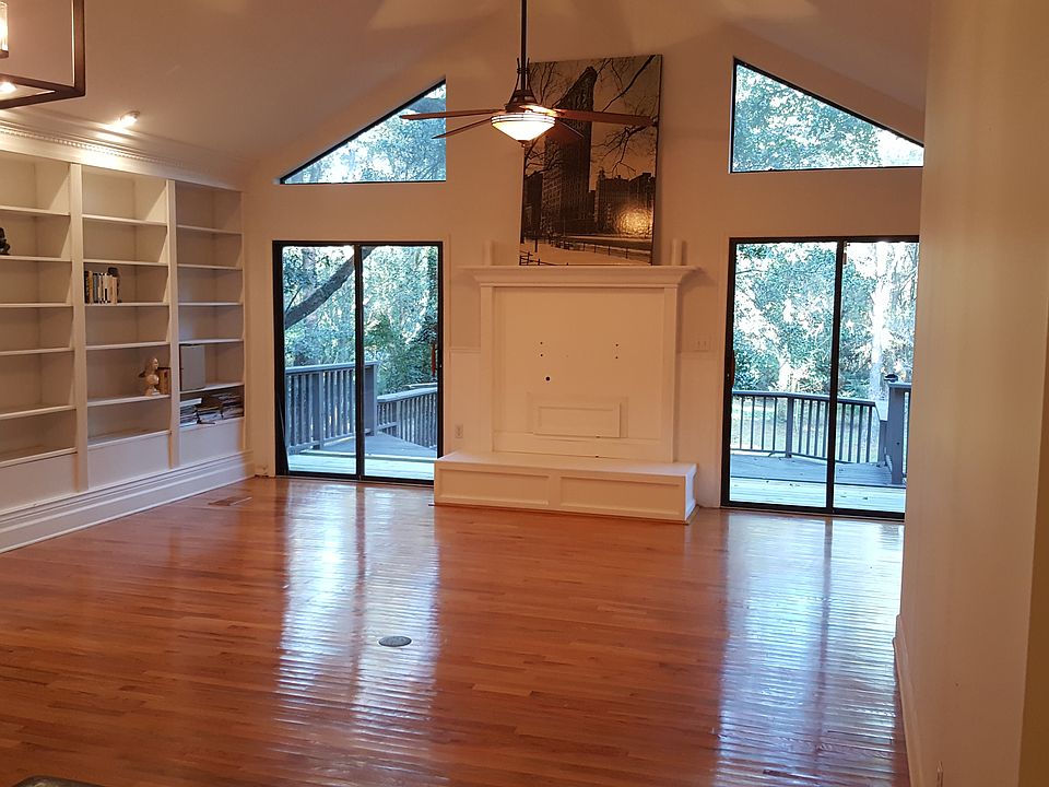 1st image of 4765 Knollwood Dr