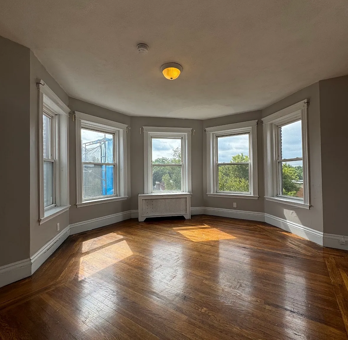 1 bed, 700 sqft, $3,200 — Photo 1