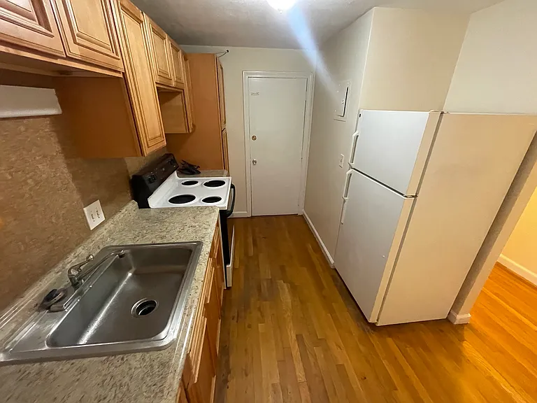 1798 Centre St #7 — Photo 4