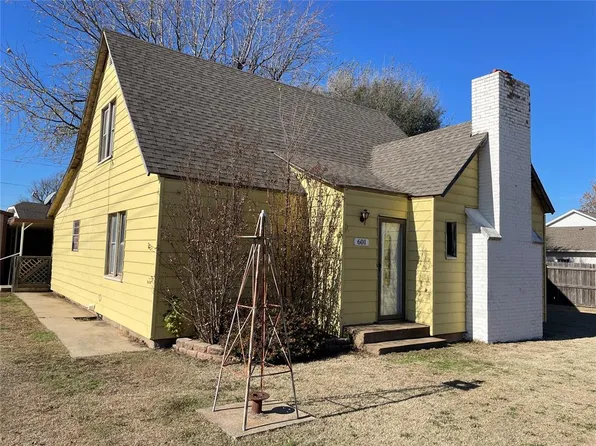 601 NW 3rd St, Minco, OK 73059