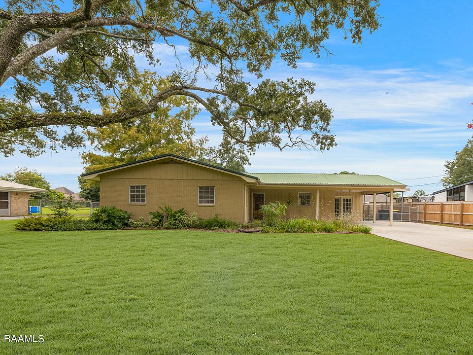 1st image of 120 Plantation Dr