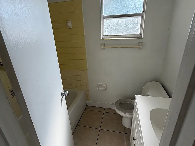 2300 W Cannon Ter NW #B — Photo 11