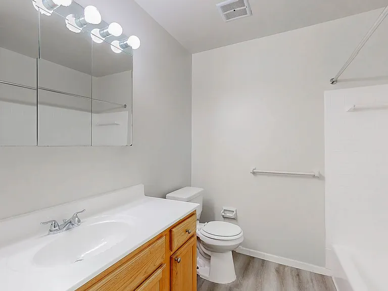 Westgate At Laurel Apartments — Photo 14