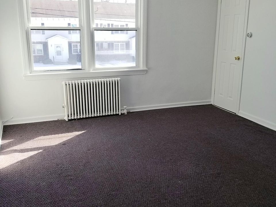 2nd image of 115 Jackson Ave APT C