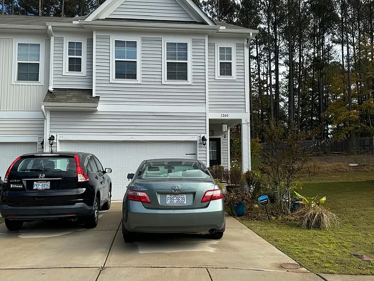 1260 Grenshaw Dr — Photo 1
