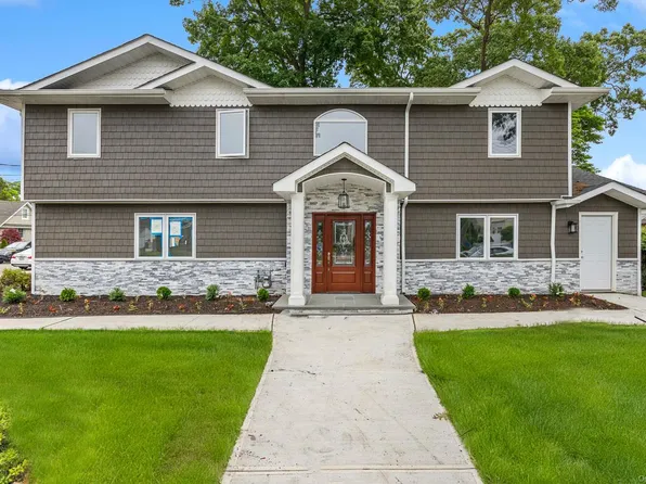 135 Park Boulevard, Massapequa Park, NY 11762