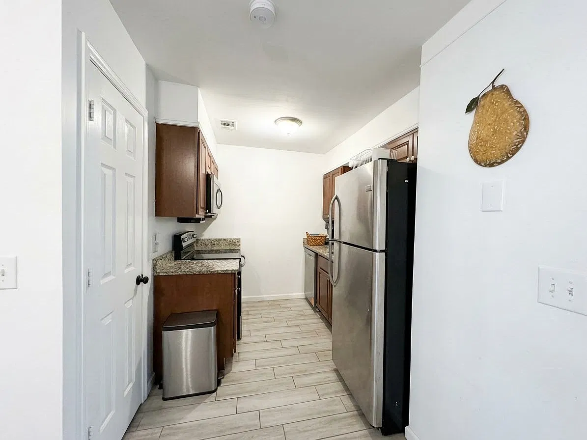 2 bed, 2.5 bath, 1240 sqft, $1,650 — Photo 3