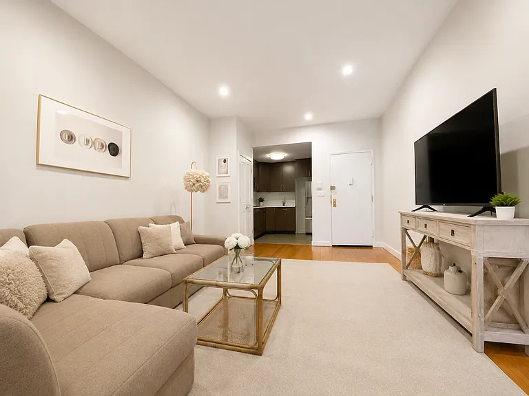 400 W 25th St #4A — Photo 3