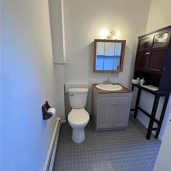 393 Adelaide St — Photo 13