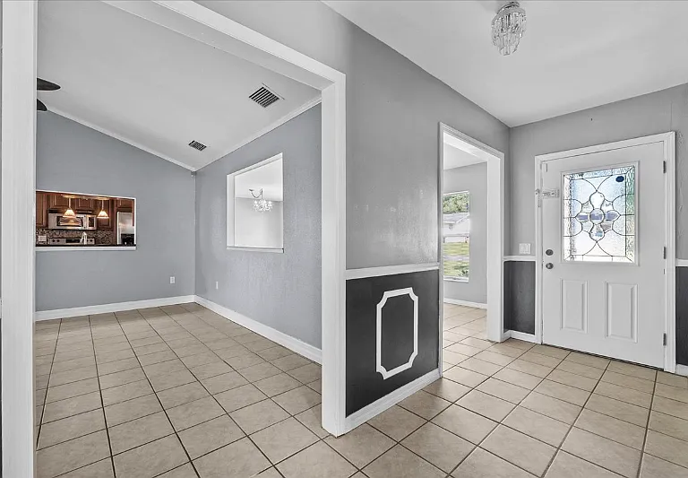 140 Poe Dr — Photo 6