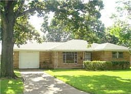 1st image of 3050 Oak Forest Dr