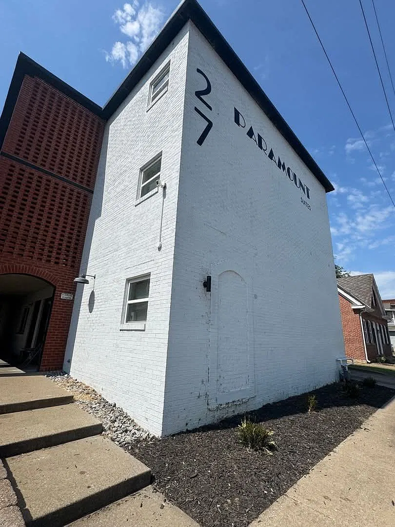 2 bed, 1.0 bath, $975 — Photo 1