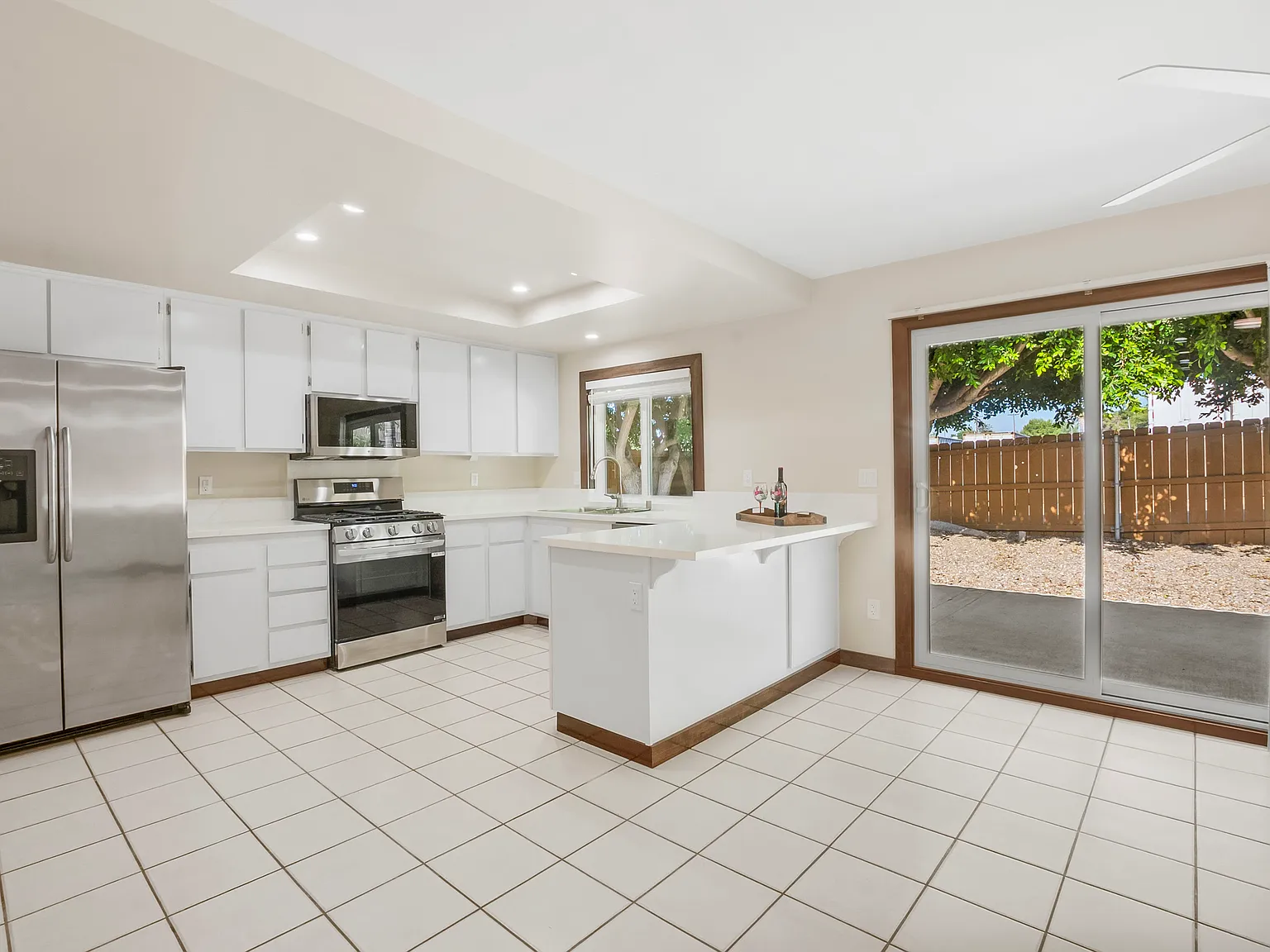 3 bed, 1107 sqft, $3,500 — Photo 3