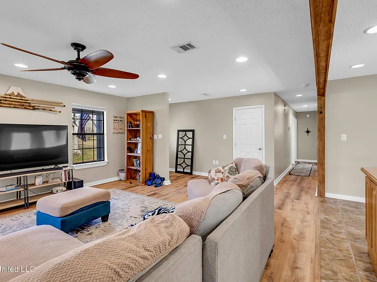 11340 County Farm Rd — Photo 9