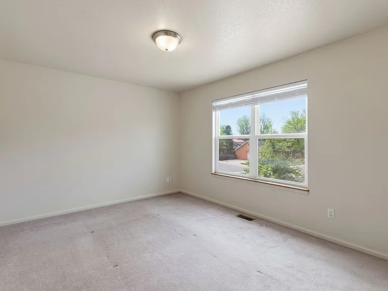 432 Sundance Cir N — Photo 18