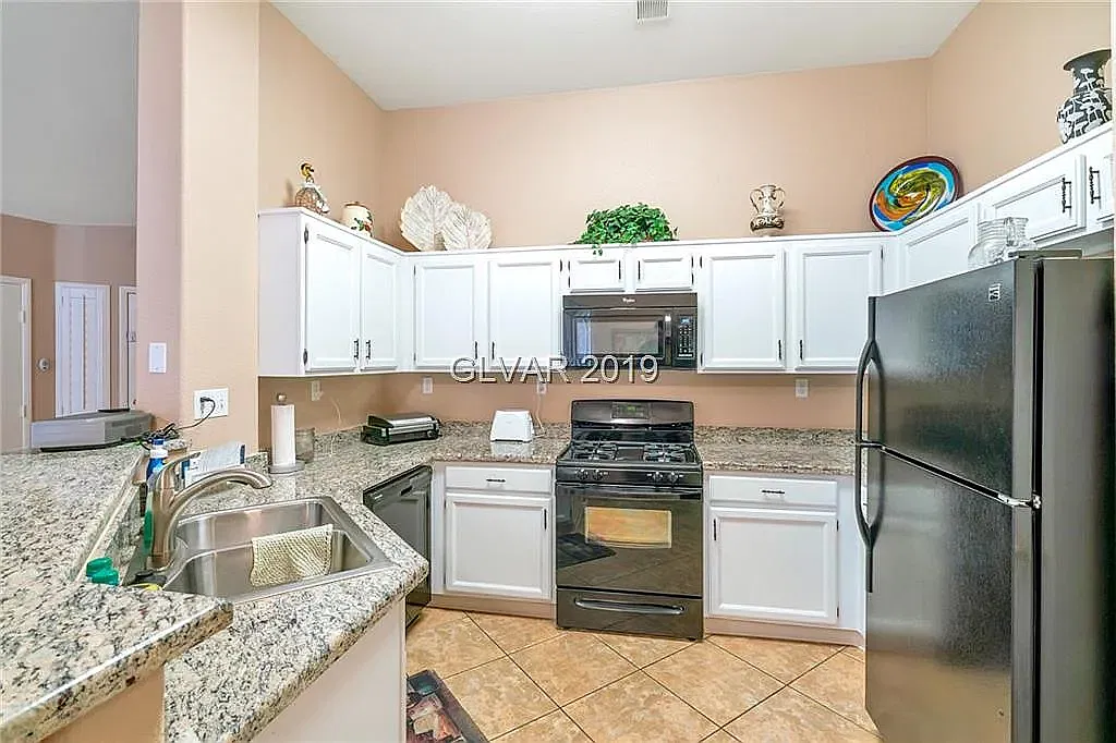 3 bed, 1244 sqft, $1,800 — Photo 3