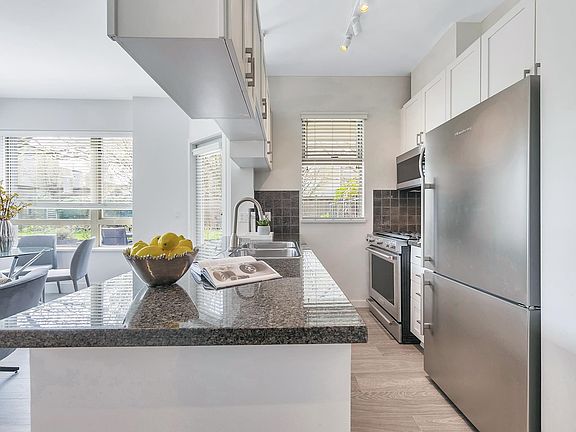 4th image of 1316 W 11th Ave #102