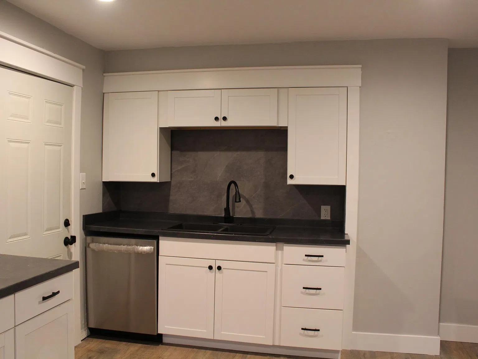2 bed, 930 sqft, $1,400 — Photo 3