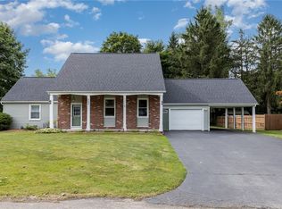 300 Woodside Dr, Newark, NY 14513