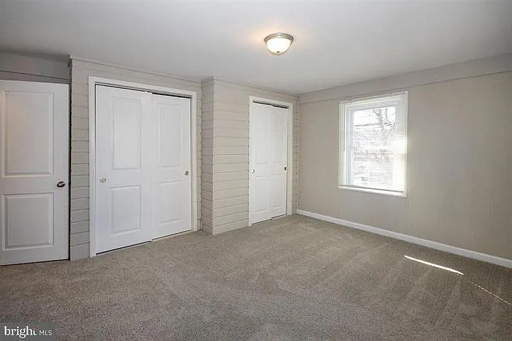 207 Somerset St — Photo 6
