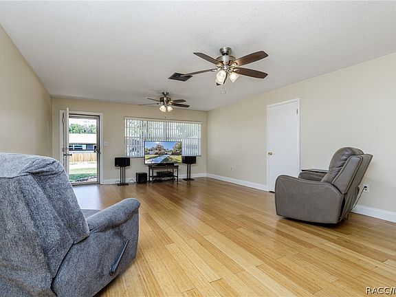 3rd image of 1124 SE 2nd St