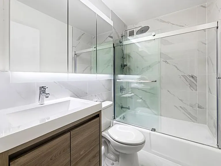 225 Rector Pl #2K — Photo 5